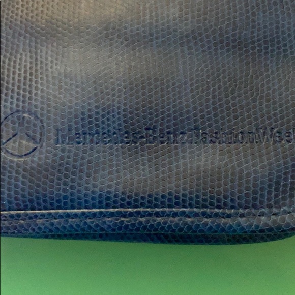 Fashion Week Mercedes Benz iPad Cover NEW - Picture 2 of 4